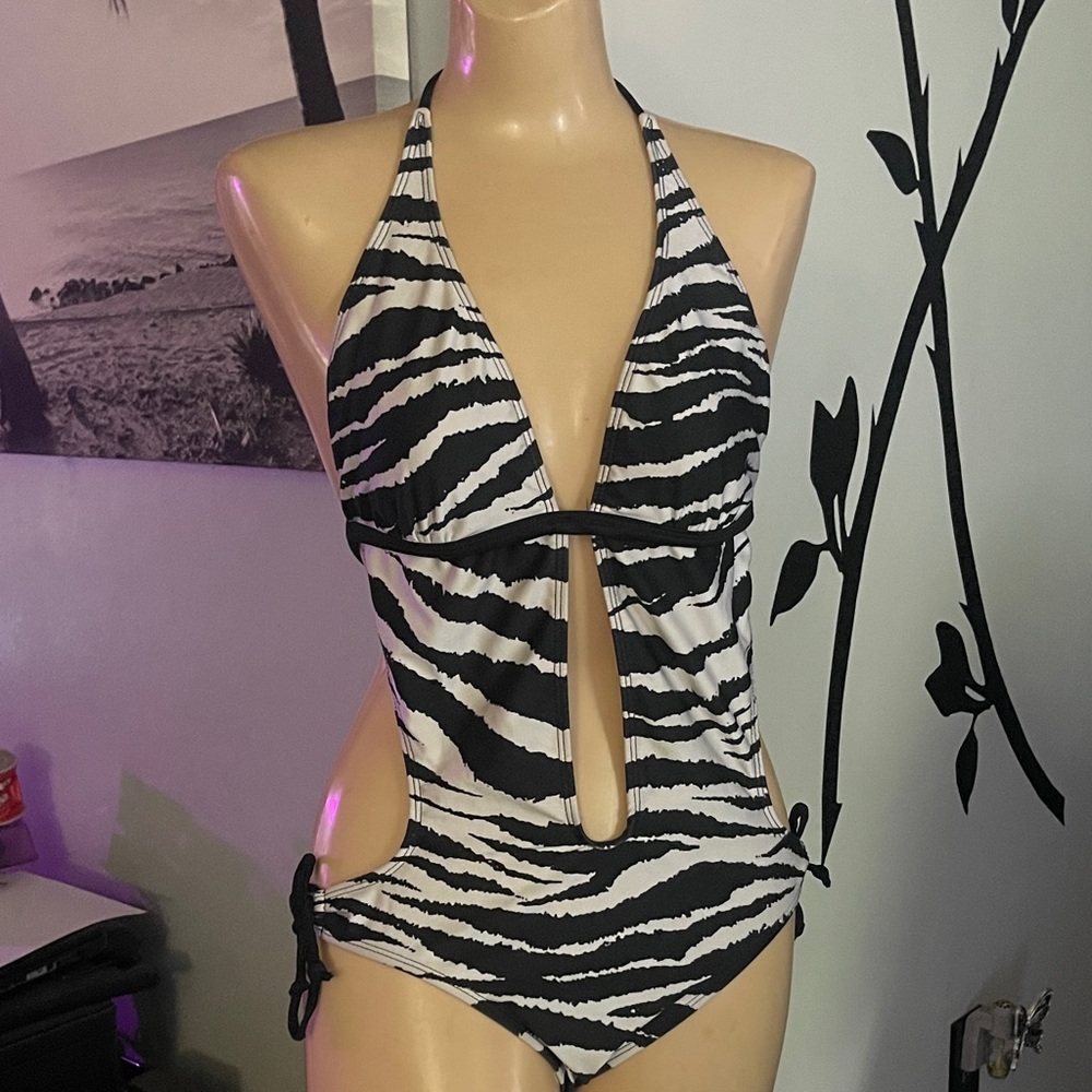 Vintage Daisy’s Zebra Print One Piece W/Cutouts (M/L) see pics!